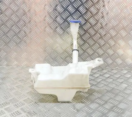 Ford Focus Windshield washer fluid reservoir/tank BV6117B613AC E9011019