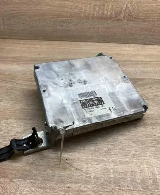 Toyota Corolla Verso AR10 Engine control unit/module ECU 896610F102 MB1758004880