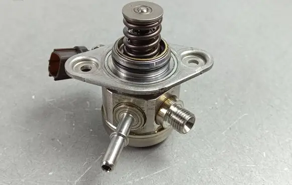 Mitsubishi Outlander IV Mechanical fuel pump 166306CA0A 0261520517