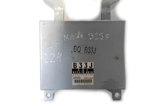 Mazda 323 F Engine control unit/module B33J18881A