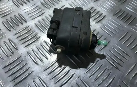 Renault Scenic I Headlight level adjustment motor h7700840141
