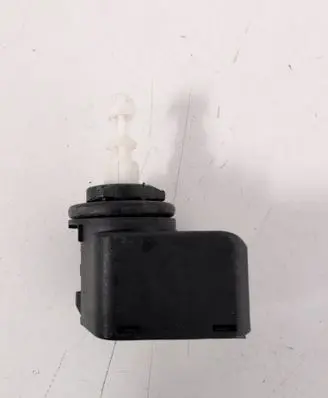 Headlight level adjustment motor