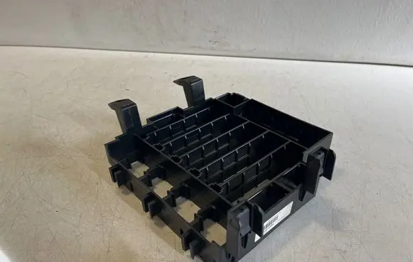 Audi Q7 4M Relay mounting block 4M0971845