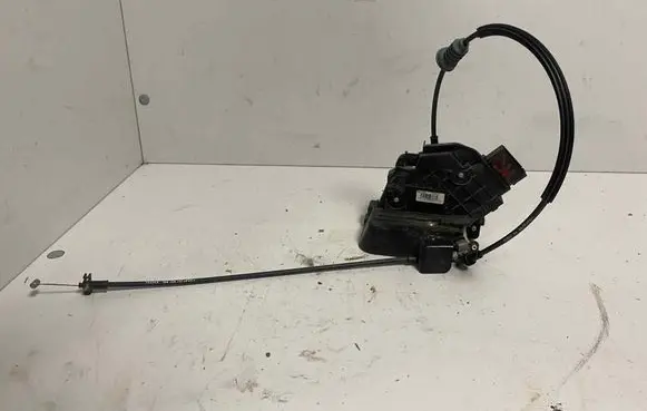 Volvo V50 Front door lock 30799302 A048069