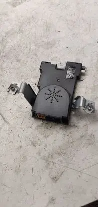 Audi A3 S3 8P Aerial antenna amplifier 8P4035225D 7617310103