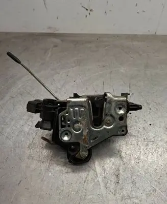 Mercedes-Benz E W210 Front door lock 2027203335
