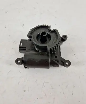 Volkswagen Polo V 6R Air flap motor/actuator V3268003
