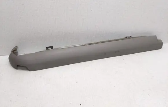Volkswagen PASSAT B3 Other sill/pillar trim element 333867775A