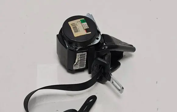 BMW 1 E82 E88 Rear seatbelt 609443000C 091022