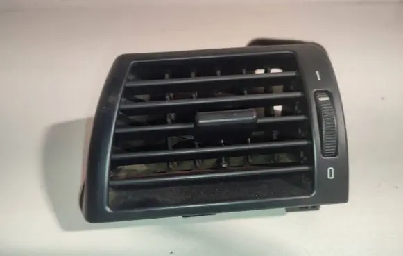BMW 3 E46 Dash center air vent grill 8361897