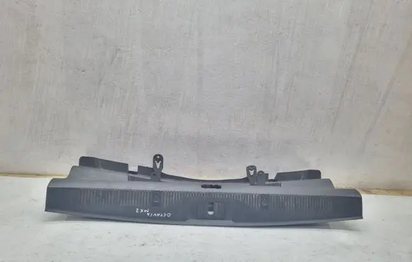 Skoda Octavia Mk2 (1Z) Trunk/boot sill cover protection 1Z5863459