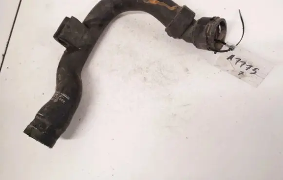 Volkswagen PASSAT B5 Engine coolant pipe/hose 8d0121101ad