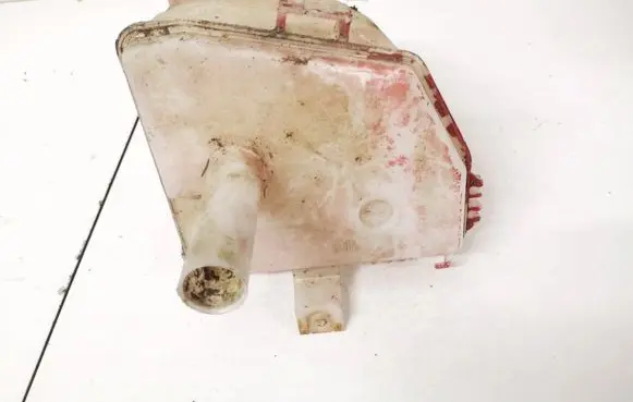 Nissan Sunny Windshield washer fluid reservoir/tank