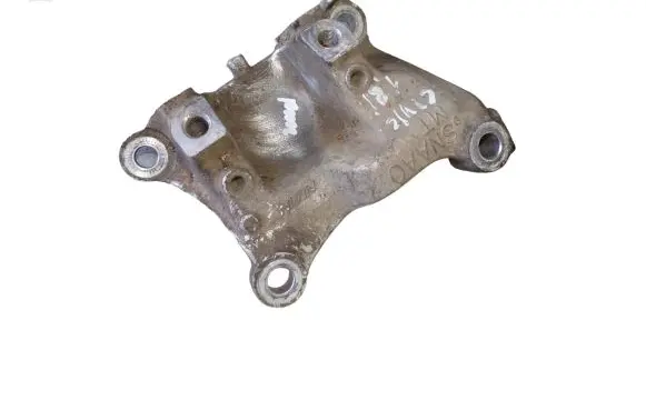 Engine mounting bracket