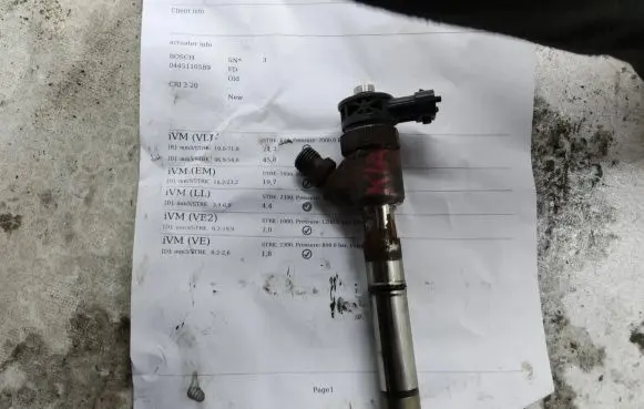 KIA Sportage Fuel injector 0445110589