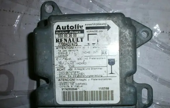 Renault Megane I Airbag control unit/module 7700437475 550803600