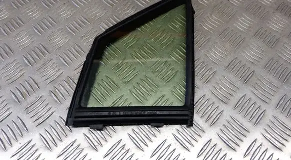 Toyota Prius (XW50) Front door vent window glass four-door 6812647010 6821647010