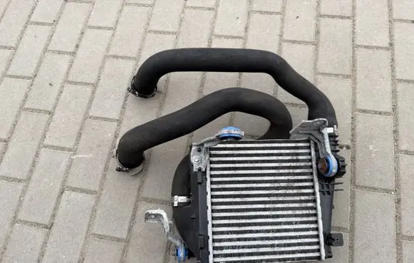 Citroen C4 II Picasso Intercooler radiator 9675627980