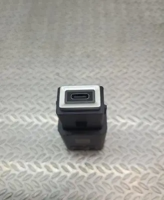 USB socket connector