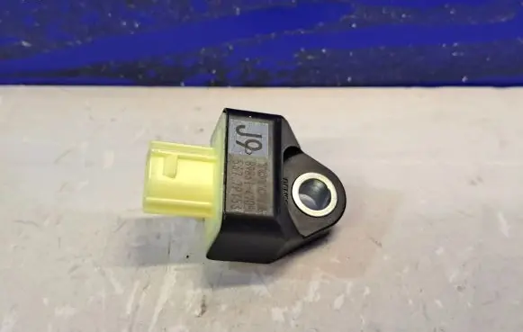 Lexus RX 450H Airbag deployment crash/impact sensor 8983147050