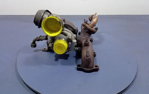Volkswagen Golf V Turbo system vacuum part 030253014F