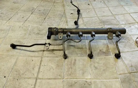 Mercedes-Benz S W221 Fuel main line pipe A6420702495 A6420702495003 0722300132199