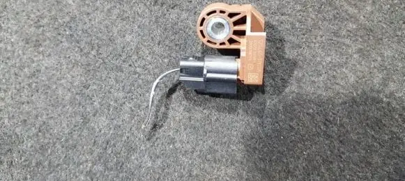 Mazda 2 Airbag deployment crash/impact sensor dl40s7kc0a 20000118779