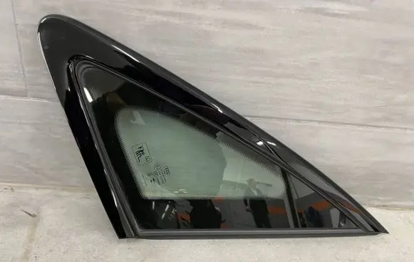 Audi Q3 F3 Rear side window 83F845298T