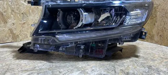 Toyota Land Cruiser (J150) Headlight/headlamp 3504740
