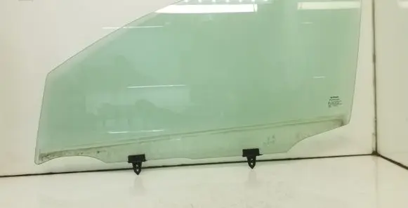 Nissan Qashqai Front door window glass four-door
