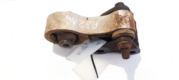 Mazda 6 Engine mount bracket