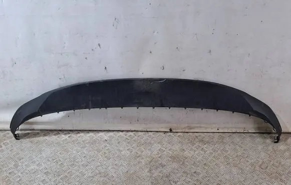 Front bumper lip