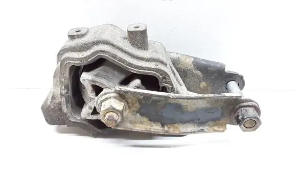 Volvo V70 Engine mount bracket 6G926P082AB 30671219 6G926P082LB