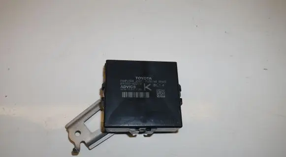 Toyota RAV 4 (XA50) Rear brake EMF control unit/module 8905042010