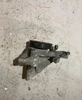 Subaru Legacy Power steering pump