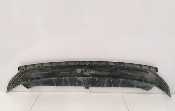Front bumper lip