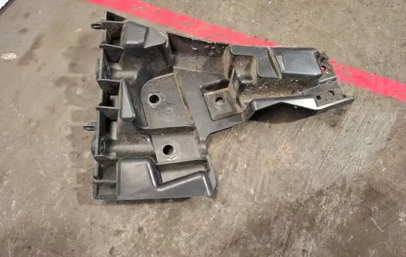 Volvo V60 Front bumper mounting bracket 31323832