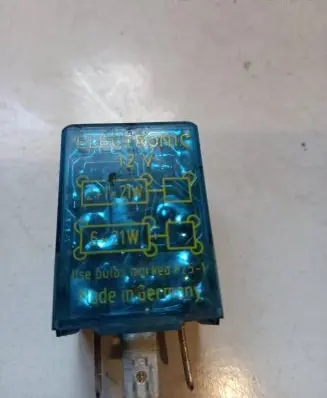 Volkswagen PASSAT B3 Other relay 4DM00336000 71424 4DM00442004