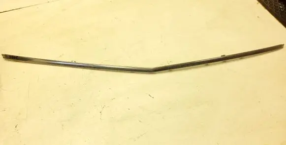 Front bumper splitter molding