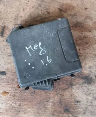 Renault Megane III Fuse box cover 284C40002R