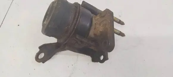 Toyota Avensis Verso Engine mount bracket