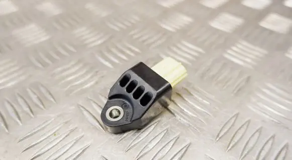 Toyota Auris E180 Airbag deployment crash/impact sensor 8983102140