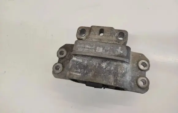 Seat Altea Engine mount bracket 1K0199555