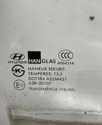Hyundai Getz Front door window glass four-door A004314