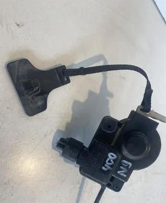 Lexus RX 330 - 350 - 400H Fuel tank cap lock 