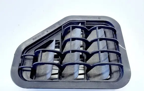 Volkswagen Tiguan Quarter panel pressure vent 5M0819466 5M0819466A