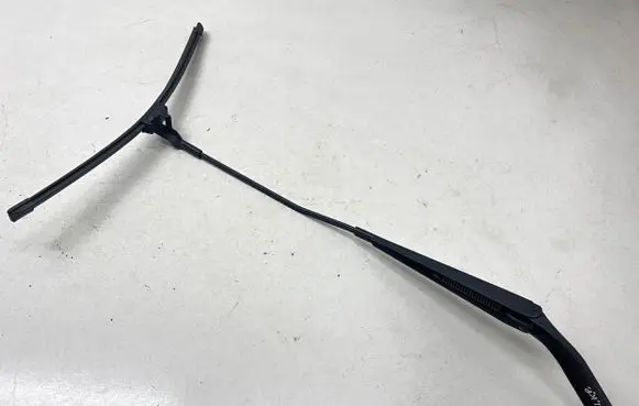 BMW X5 E70 Windshield/front glass wiper blade 61617153 74503027