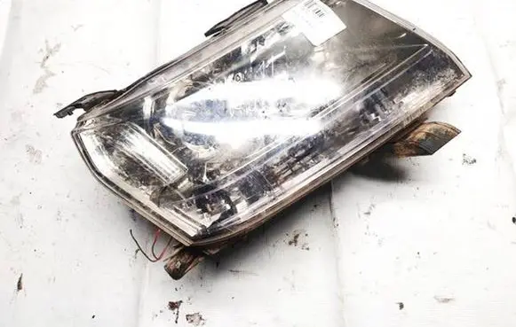Suzuki Grand Vitara II Headlight/headlamp