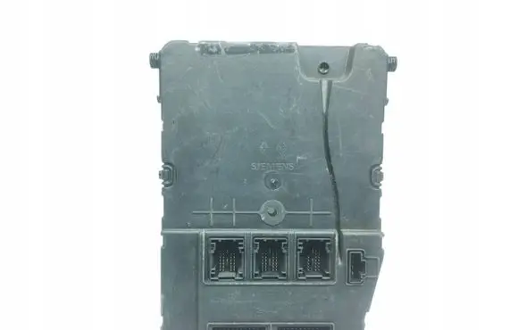 Renault Scenic II - Grand scenic II Fuse module 8200525384