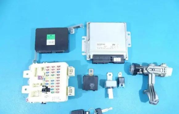 Hyundai Elantra Engine control unit/module ECU 39102-23172 IMPRK911641